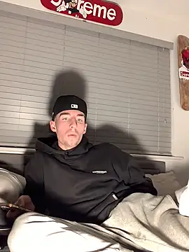 Snapshot of MikesWood21 chatting on January 20, 12:15 am MikesWood21 online show from January 20, 12:15 am