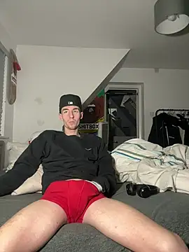 Snapshot of MikesWood21 chatting on January 27, 3:58 am MikesWood21 online show from January 27, 3:58 am