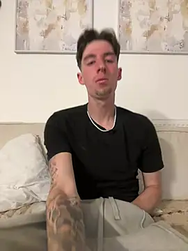Snapshot of MikesWood21 chatting on May 18, 11:54 pm MikesWood21 online show from May 18, 11:54 pm