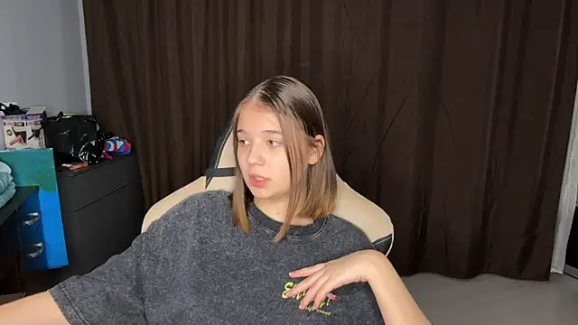 Snapshot of Leela_sun chatting on December 17, 6:20 pm Leela sun online show from December 17, 6:20 pm