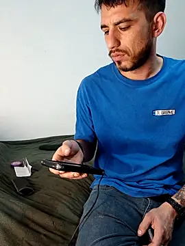 jhonyhot9292 online show from April 22, 2:40 pm