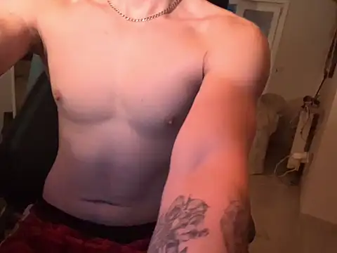 Snapshot of WillfulSurfer chatting on May 30, 11:35 pm WillfulSurfer online show from May 30, 11:35 pm