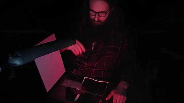 contemptumundi888 online show from February 24, 7:09 pm