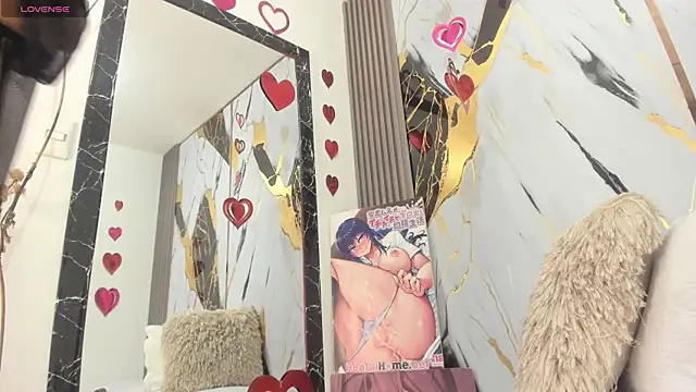 Snapshot of sophiee_evanss_ chatting on February 6, 9:32 am sophiee evanss online show from February 6, 9:32 am