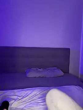 lunawolf21 online show from December 20, 7:39 pm