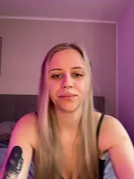 lunawolf21 online show from January 20, 7:58 am