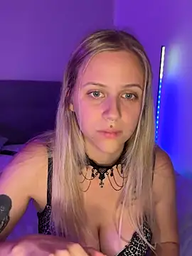 lunawolf21 online show from October 1, 7:42 pm