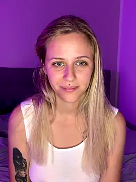 lunawolf21 online show from October 12, 9:19 am