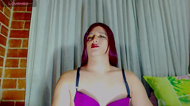 Snapshot of alexandrasexy32 chatting on August 9, 3:23 am alexandrasexy32 online show from August 9, 3:23 am