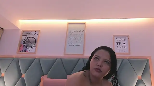 isabella walton online show from February 4, 11:16 am