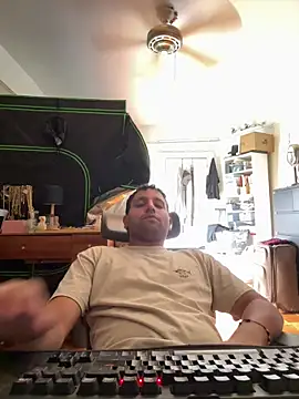 Snapshot of TacosSenpai chatting on October 6, 4:21 am TacosSenpai online show from October 6, 4:21 am