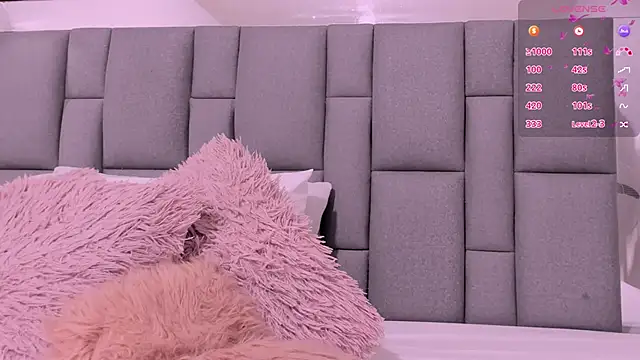 Snapshot of vivianne_scott chatting on October 11, 12:04 pm vivianne scott online show from October 11, 12:04 pm