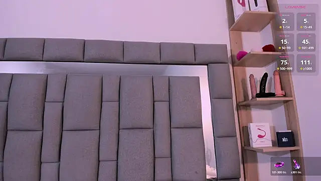 Snapshot of vivianne_scott chatting on October 18, 12:06 pm vivianne scott online show from October 18, 12:06 pm