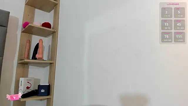 Snapshot of vivianne_scott chatting on October 22, 12:05 pm vivianne scott online show from October 22, 12:05 pm