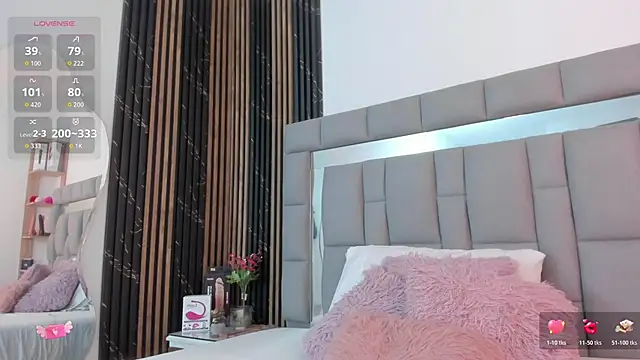 Snapshot of vivianne_scott chatting on November 10, 12:26 pm vivianne scott online show from November 10, 12:26 pm