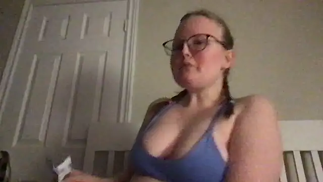 lexie lilacs online show from January 13, 2:28 am