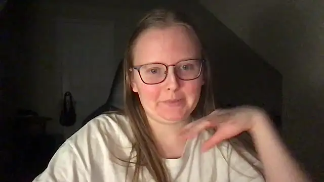 lexie lilacs online show from February 16, 4:42 am