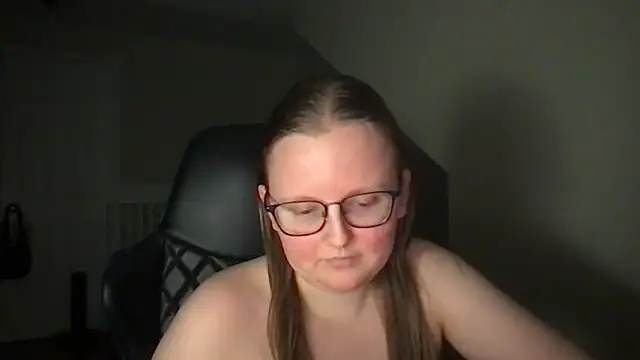 lexie lilacs online show from February 18, 3:42 am