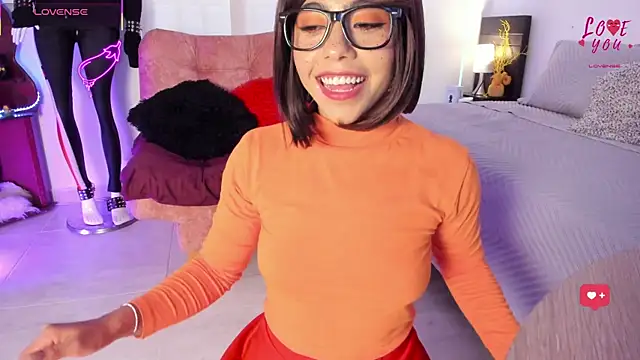 AndreaVelasco online show from June 5, 6:13 pm