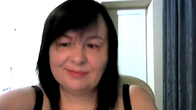 EmiliaLooo online show from October 27, 4:05 am