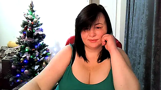 EmiliaLooo online show from January 8, 3:42 am