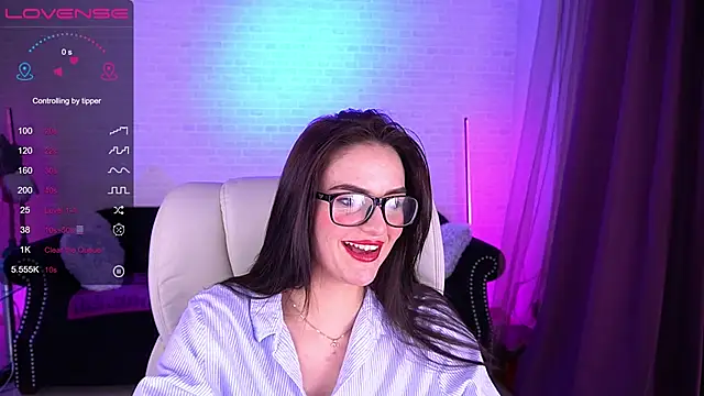 Snapshot of MilashaLovely chatting on December 30, 9:37 am MilashaLovely online show from December 30, 9:37 am