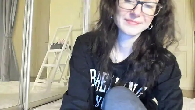 Baby Jewel online show from February 6, 11:10 am