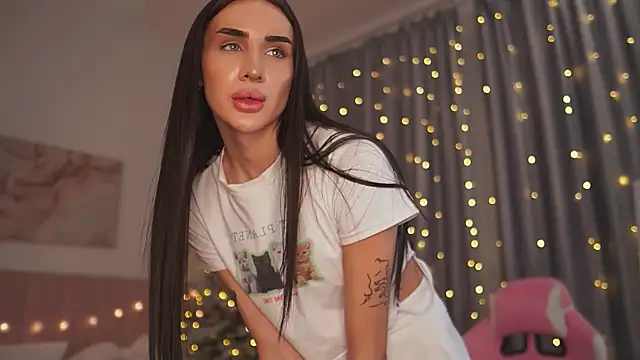 Kim Oberlin  online show from December 20, 4:36 pm