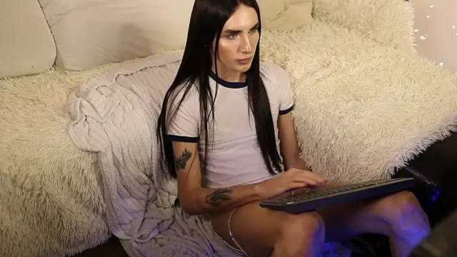 Kim Oberlin  online show from January 8, 5:48 pm