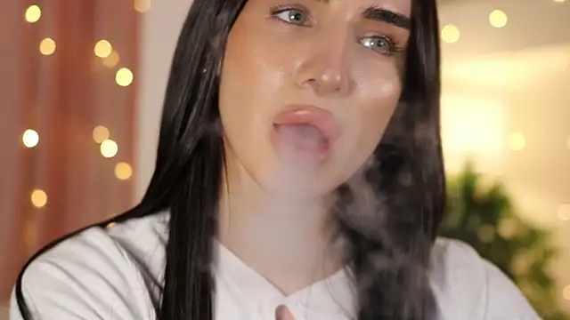 Kim Oberlin  online show from February 4, 11:05 am