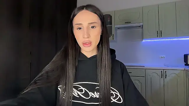 Kim Oberlin  online show from February 17, 9:54 pm