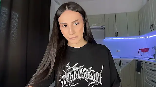 Kim Oberlin  online show from February 20, 12:05 pm