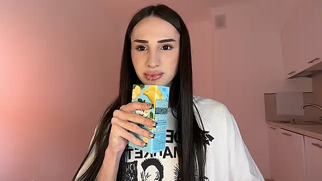 Kim Oberlin  online show from April 23, 12:04 pm