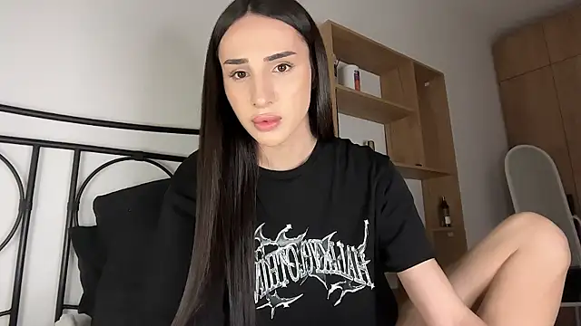 Kim Oberlin  online show from May 13, 5:10 pm