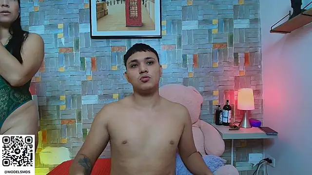 Snapshot of couple_lovelyds chatting on November 4, 8:30 pm couple lovelyds online show from November 4, 8:30 pm