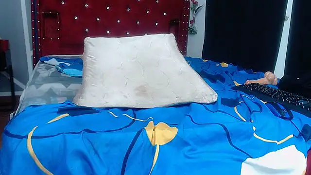 Snapshot of stephanieross202cl chatting on February 23, 9:44 am stephanieross202cl online show from February 23, 9:44 am