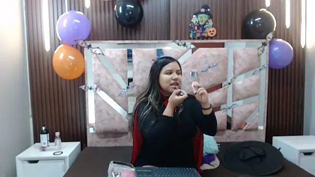 Snapshot of stephanieross202cl chatting on October 31, 3:51 am stephanieross202cl online show from October 31, 3:51 am