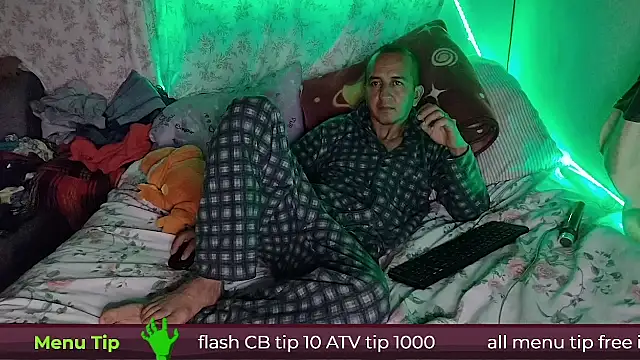 Snapshot of yazforeSolo chatting on March 17, 3:14 am yazforeSolo online show from March 17, 3:14 am