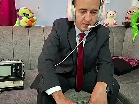 Snapshot of yazforeSolo chatting on September 15, 2:17 pm yazforeSolo online show from September 15, 2:17 pm