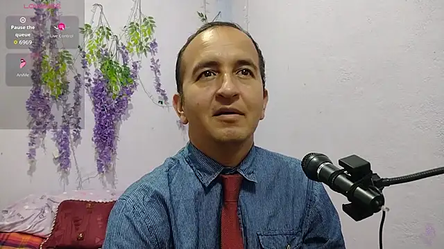 Snapshot of yazforeSolo chatting on September 23, 2:42 pm yazforeSolo online show from September 23, 2:42 pm