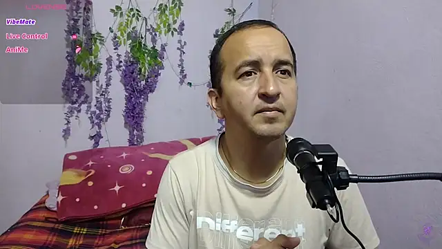 Snapshot of yazforeSolo chatting on September 26, 1:37 pm yazforeSolo online show from September 26, 1:37 pm