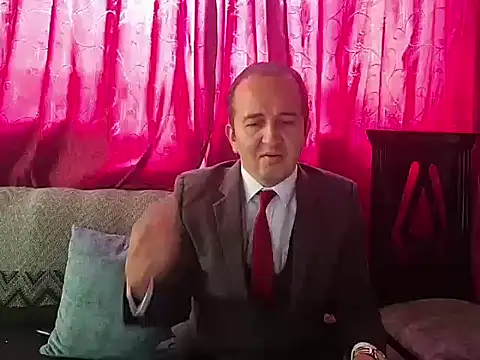 Snapshot of yazforeSolo chatting on October 2, 2:24 pm yazforeSolo online show from October 2, 2:24 pm