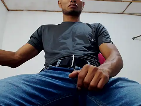 fernandez latinblackk online show from January 5, 1:24 am