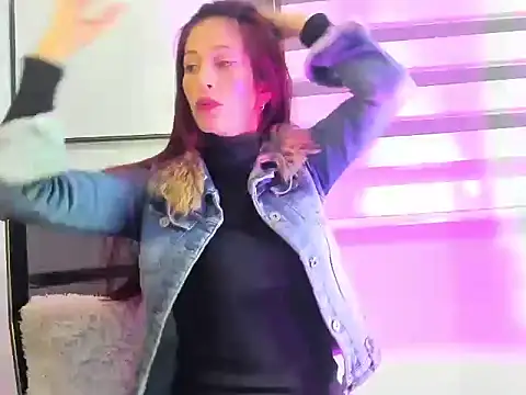 Snapshot of catt_evans1 chatting on December 14, 11:34 pm catt evans1 online show from December 14, 11:34 pm