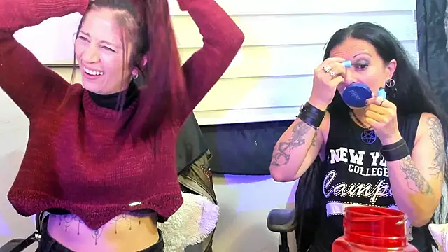 Snapshot of catt_evans1 chatting on December 18, 1:26 am catt evans1 online show from December 18, 1:26 am