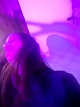 Snapshot of catt_evans1 chatting on December 26, 2:33 am catt evans1 online show from December 26, 2:33 am