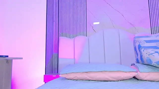 Sofia martiin online show from April 15, 3:13 am