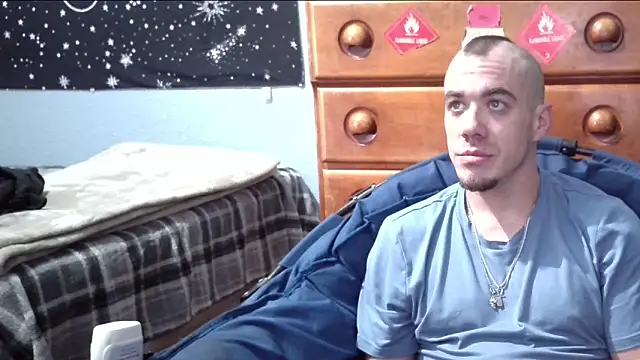 ScubaStevex online show from December 9, 6:35 pm