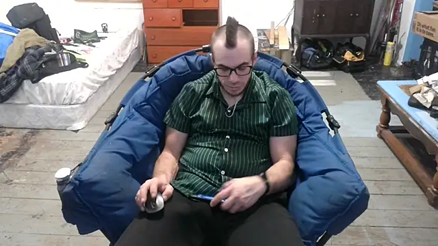 ScubaStevex online show from March 12, 2:20 am