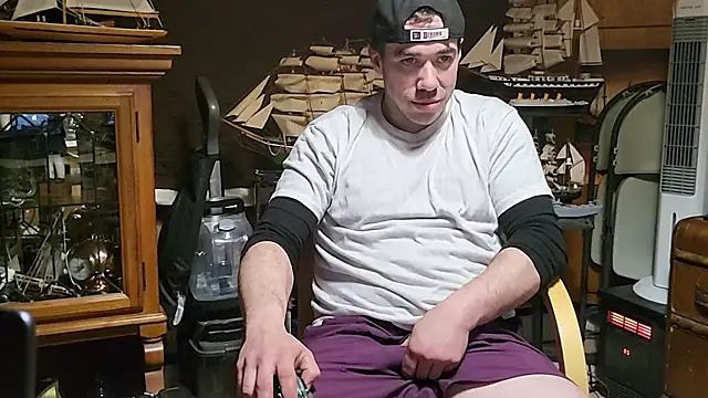 ScubaStevex online show from March 25, 10:10 am